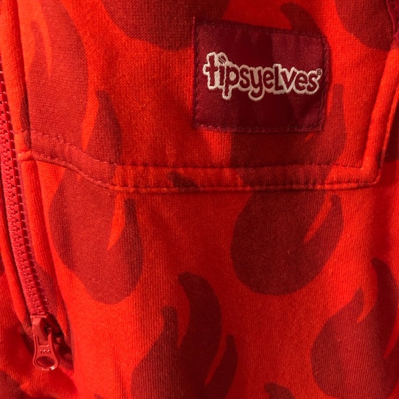 Tipsyelves x Taco Bell fire sauce onesie - Picture 3 of 4